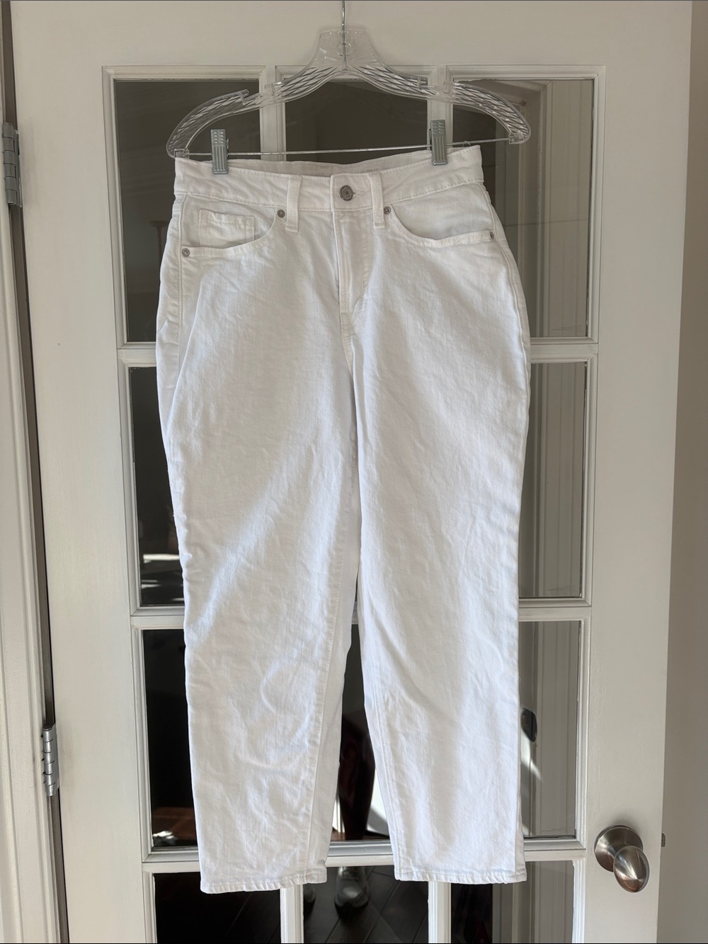 Old Navy White Straight-Leg Women's Jeans